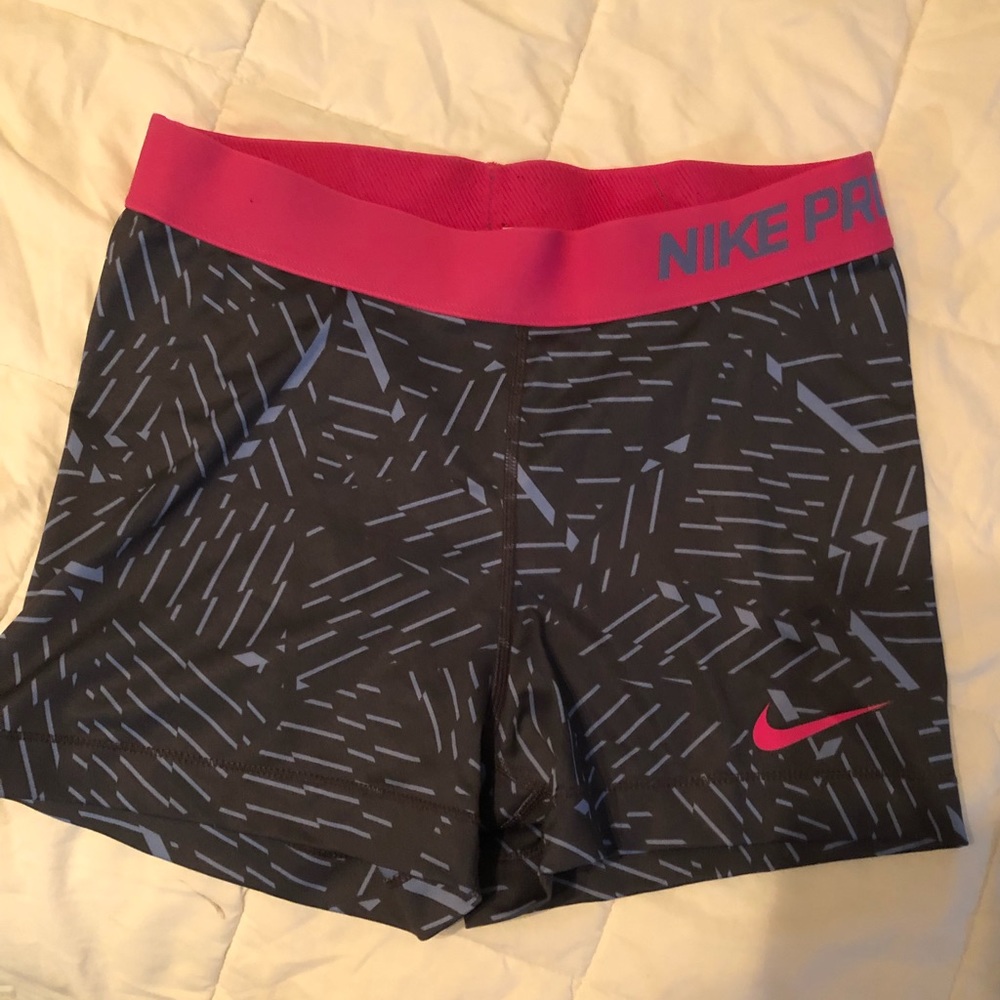 Nike dri-fit shorts size medium